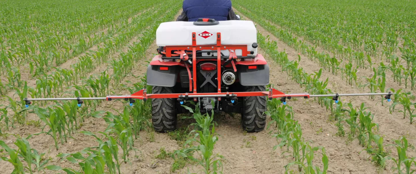 Le pulvérisateur pour Quad EVOLIS au travail