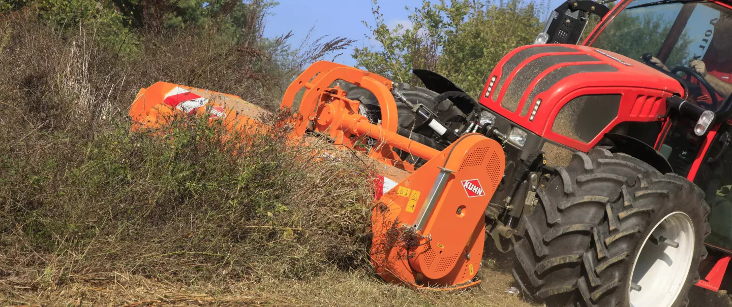 PRO 210 shredder at work on sloping verges