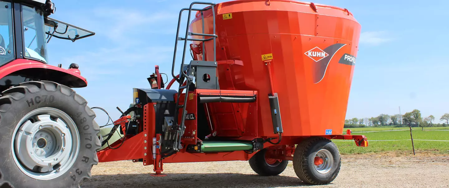 PROFILE 1 CL mixer at work