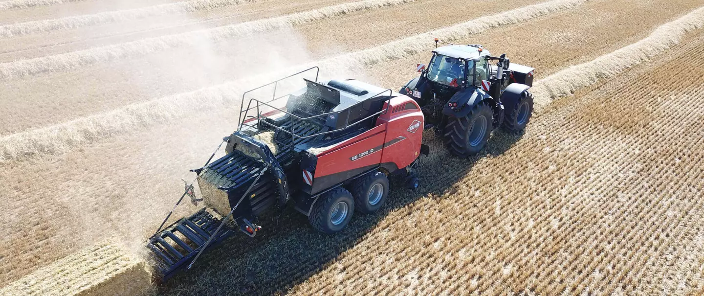 SB 1290 iD baling in a straw field