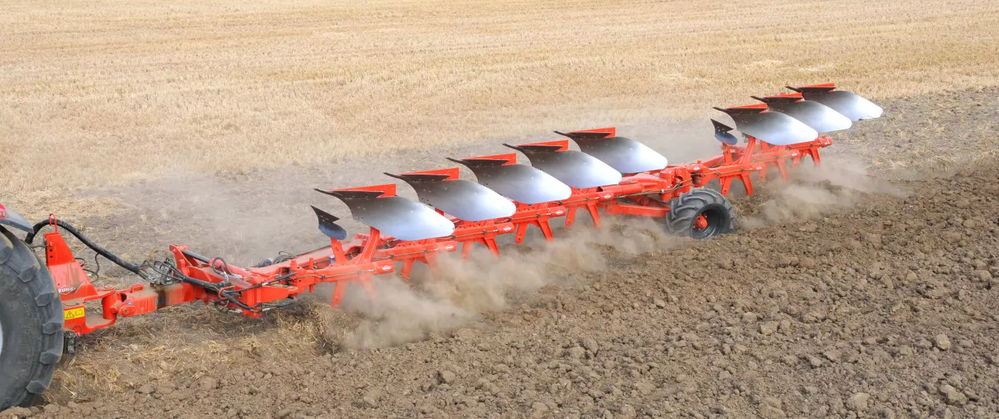 View of the VARI-MANAGER plough bodies at work