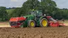 La trémie frontale double cuve TF 2300 C au travail